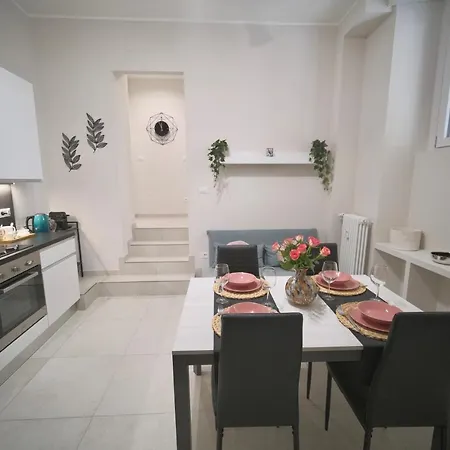 Moderno ❴ 300 Mt. Da Porta Nuova ❵ Apartman *