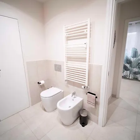 Moderno ❴ 300 Mt. Da Porta Nuova ❵ Апартаменты *