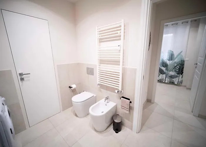 Moderno ❴ 300 Mt. Da Porta Nuova ❵ Apartmán *